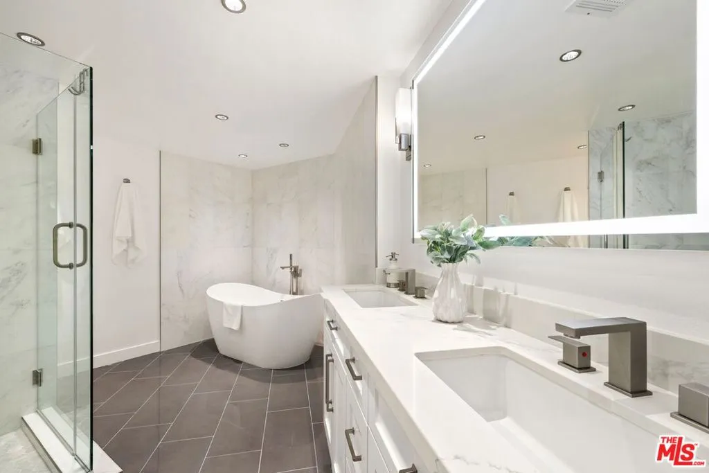 1630 S Bentley Avenue 202, Los Angeles, California 90025 home-pic-9